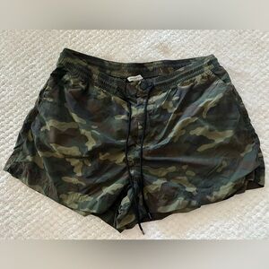 American Eagle Camo Shorts - Size XL